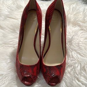 GUESS - Snakeskin Henora Peep Toe Pumps